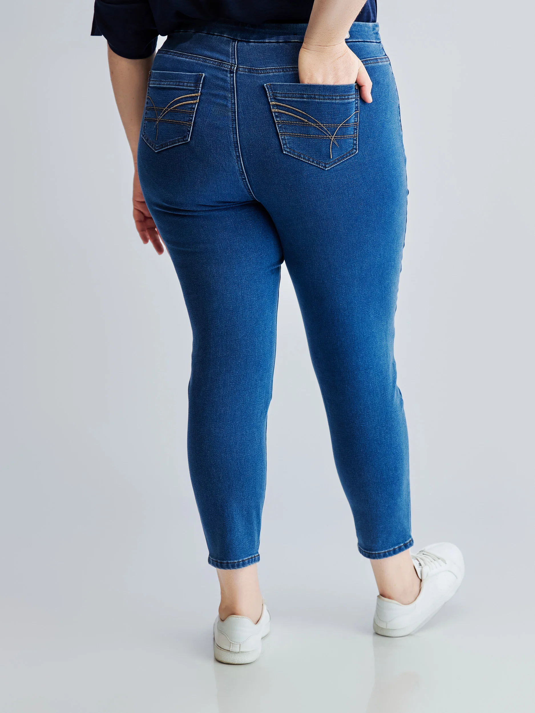 Jean skinny ajusté à enfiler – Image 4