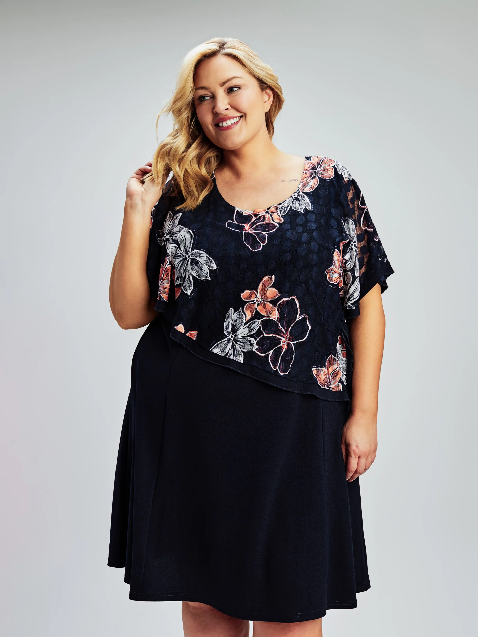 Robe midi évasée en tricot – Image 3