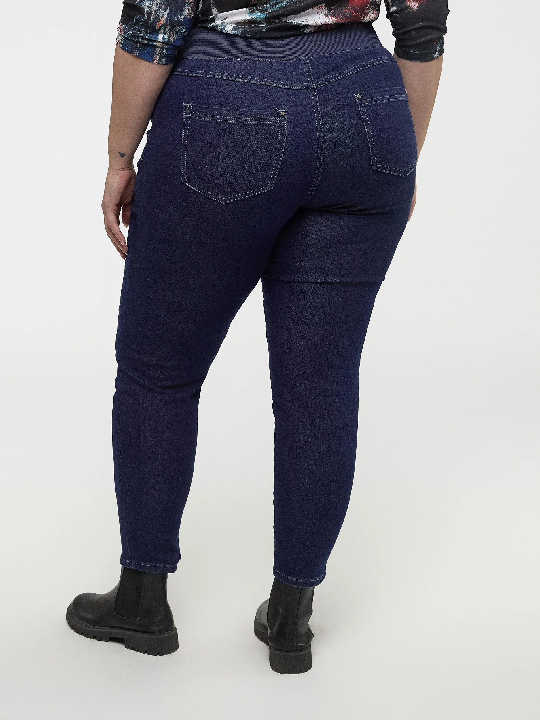 Jean skinny ajusté à enfiler – Image 4