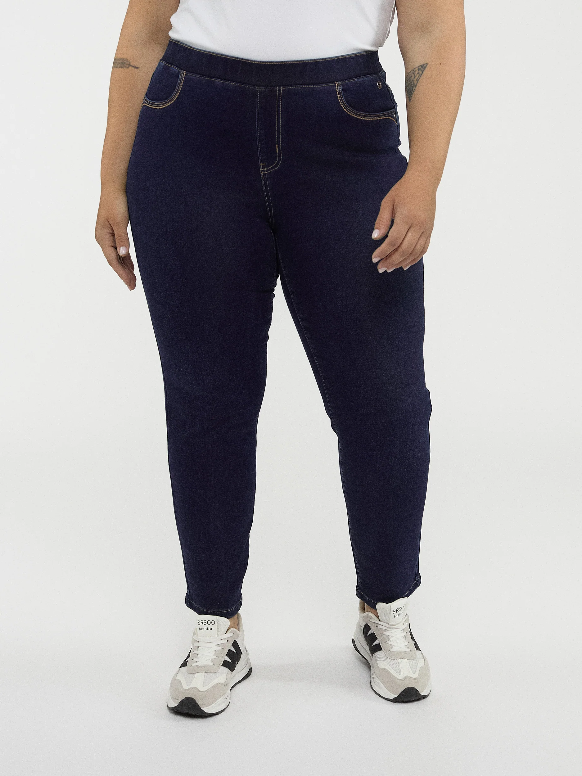 Jean étroit semi-ajusté à enfiler – Image 7