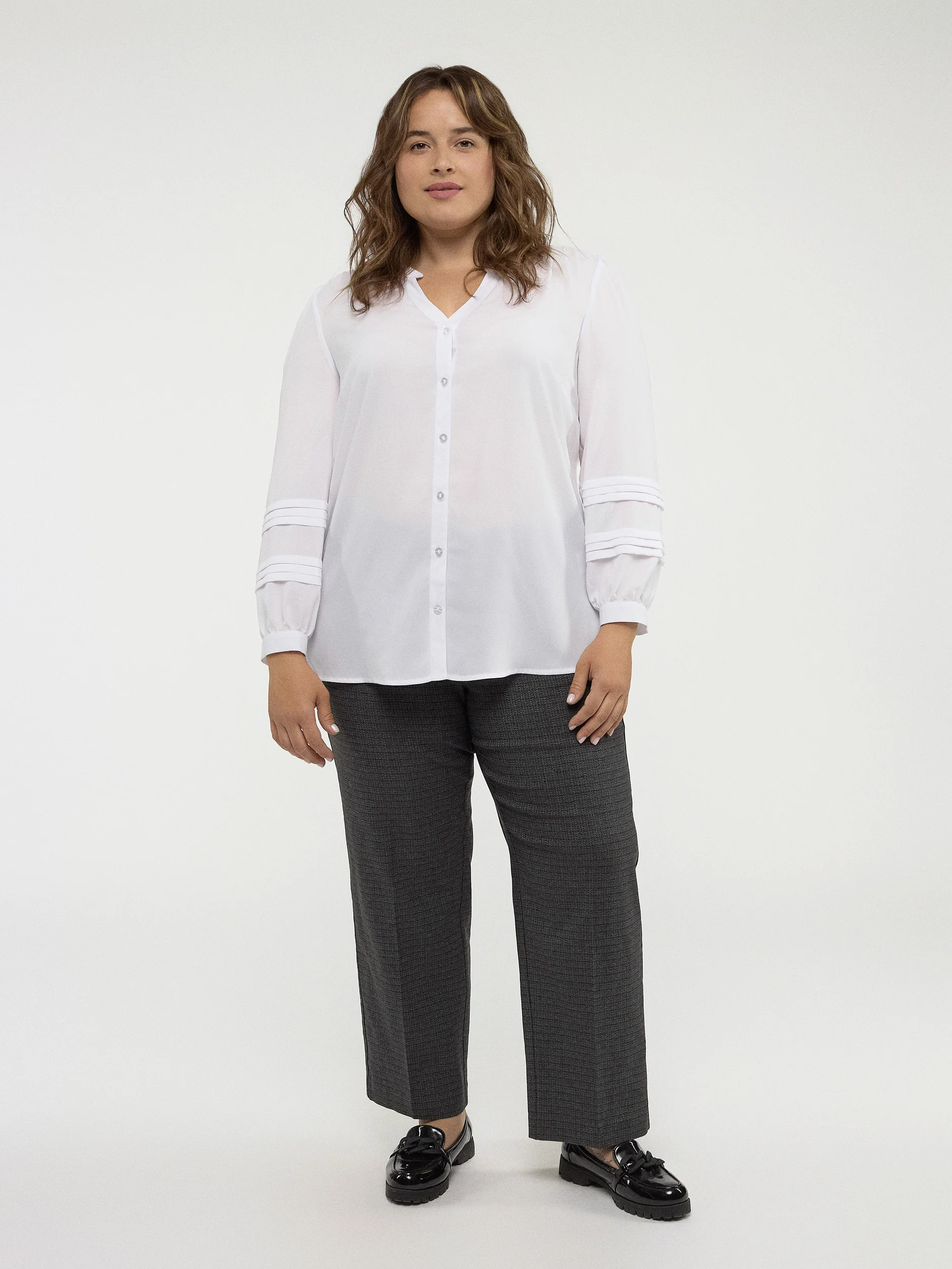 Blouse à manches longues avec boutons – Image 7