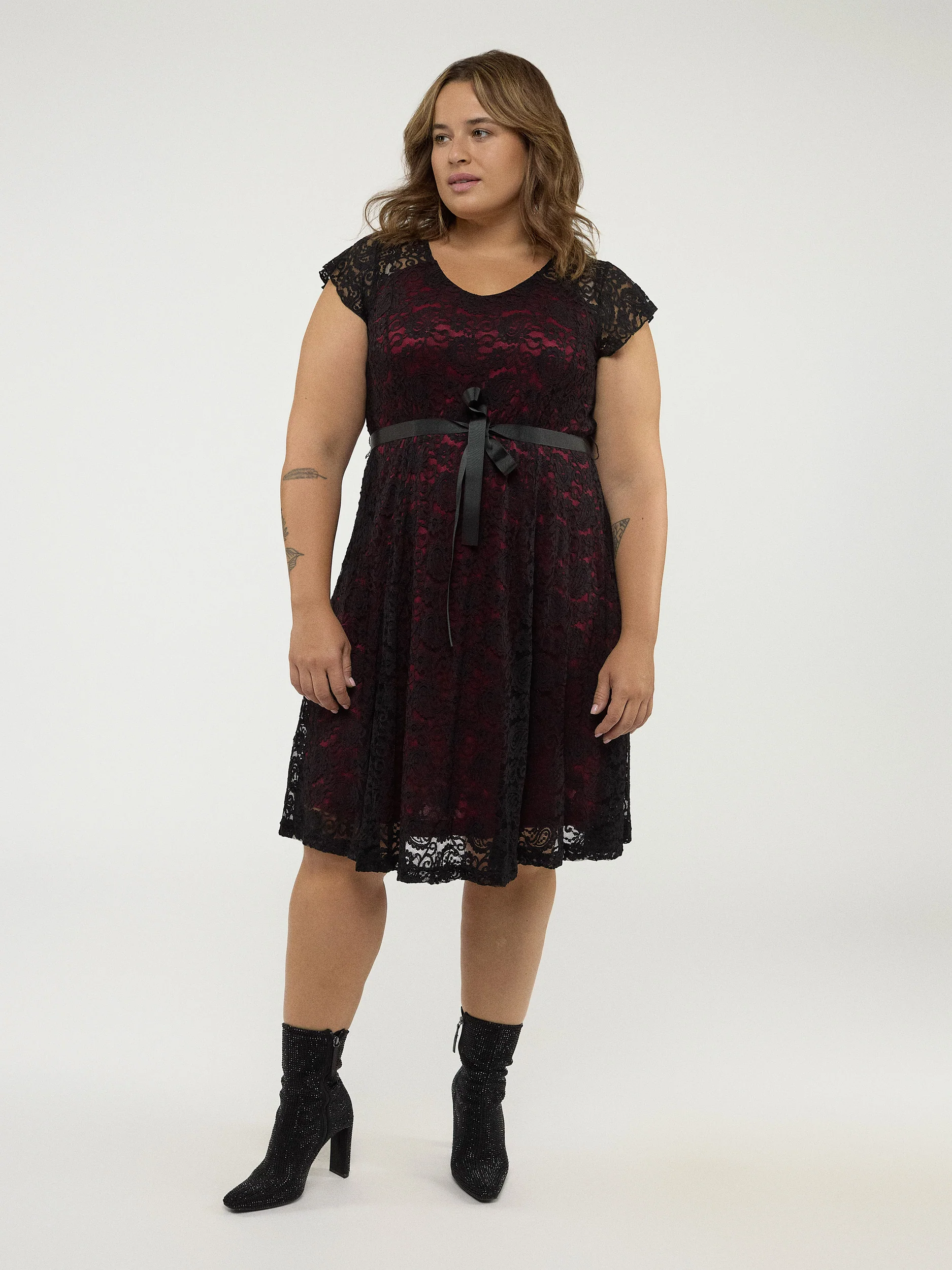 Robe midi évasée en tricot – Image 2