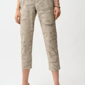 Jean court ajusté à imprimé abstrait