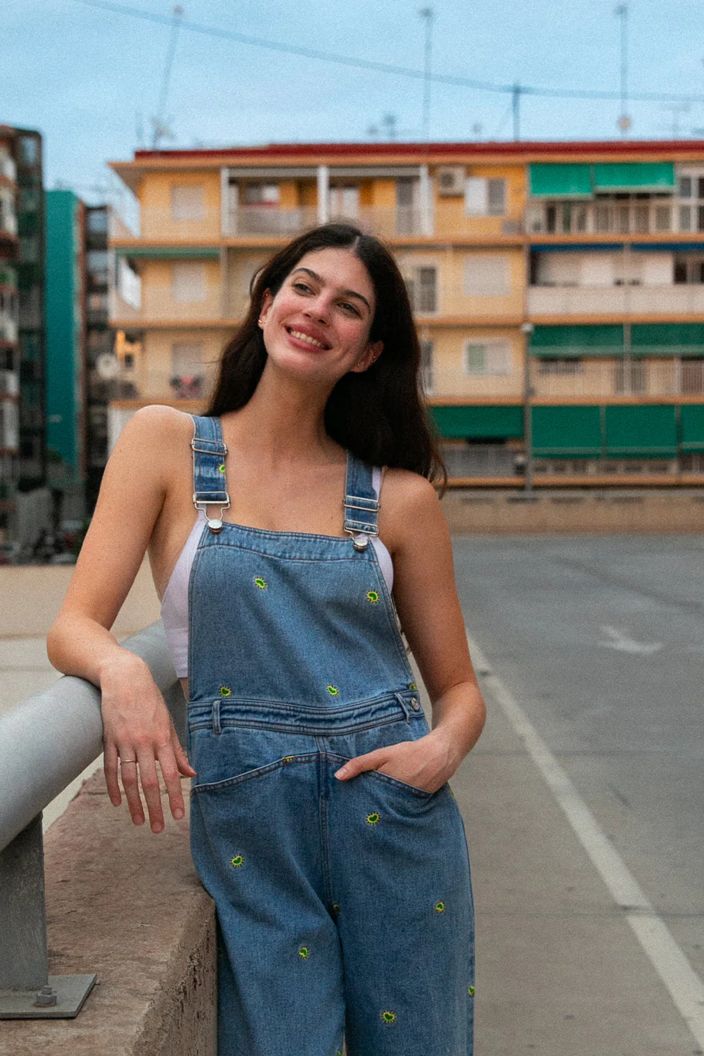 Combinaison en jean brodé Oguste – Image 3