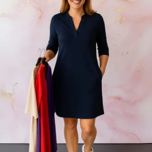 Marie ~ Robe unie à col en V