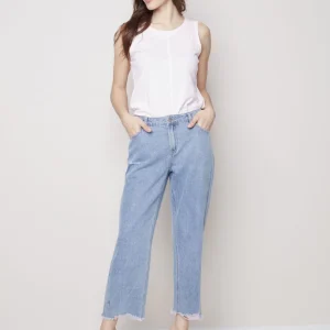 Jeans à bords éffilochés