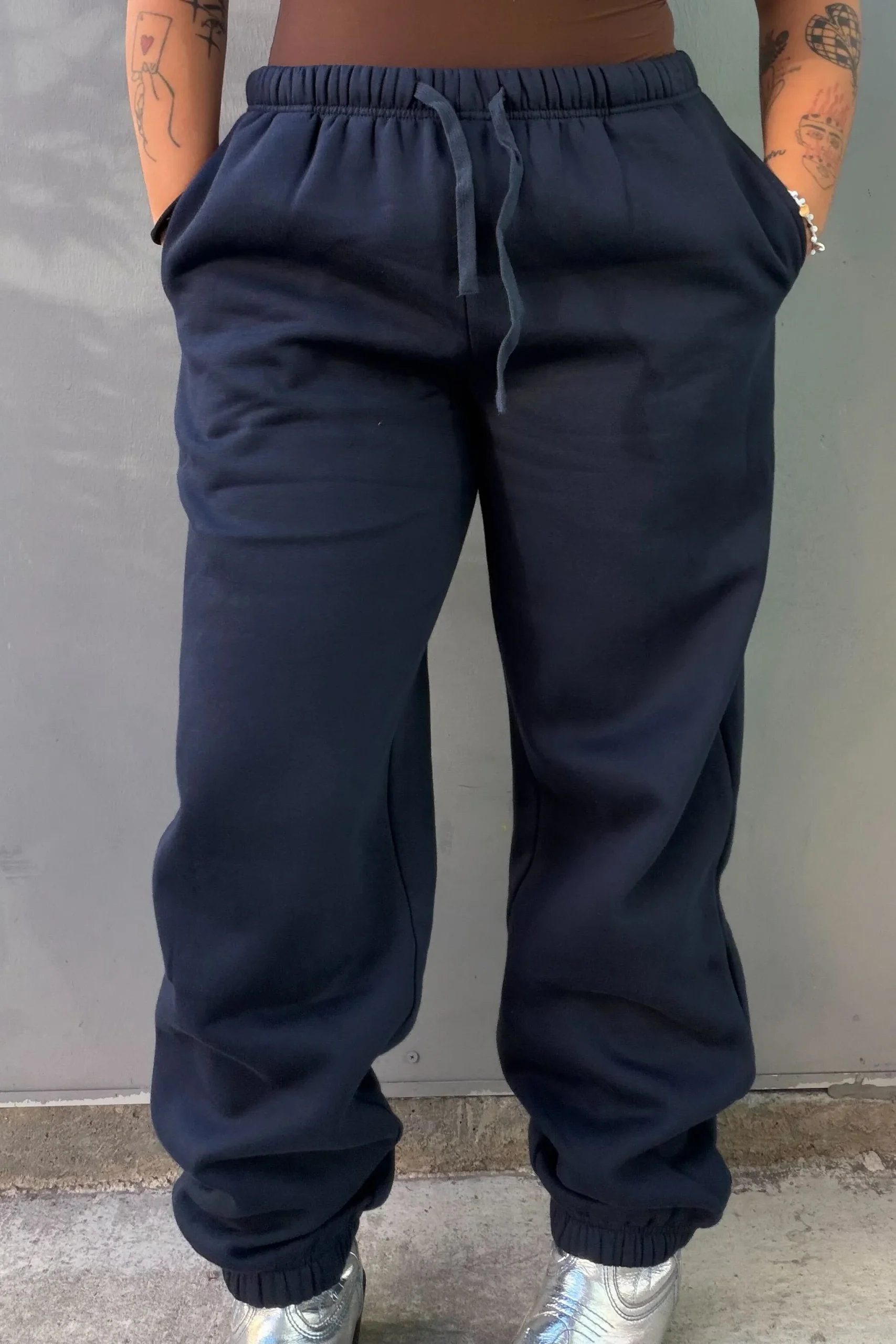 BRUNETTE Oversized Jogger - Navy – Image 2