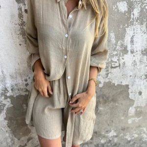 Amélie ~ Ensemble Estival Élégant: Blouse & Short