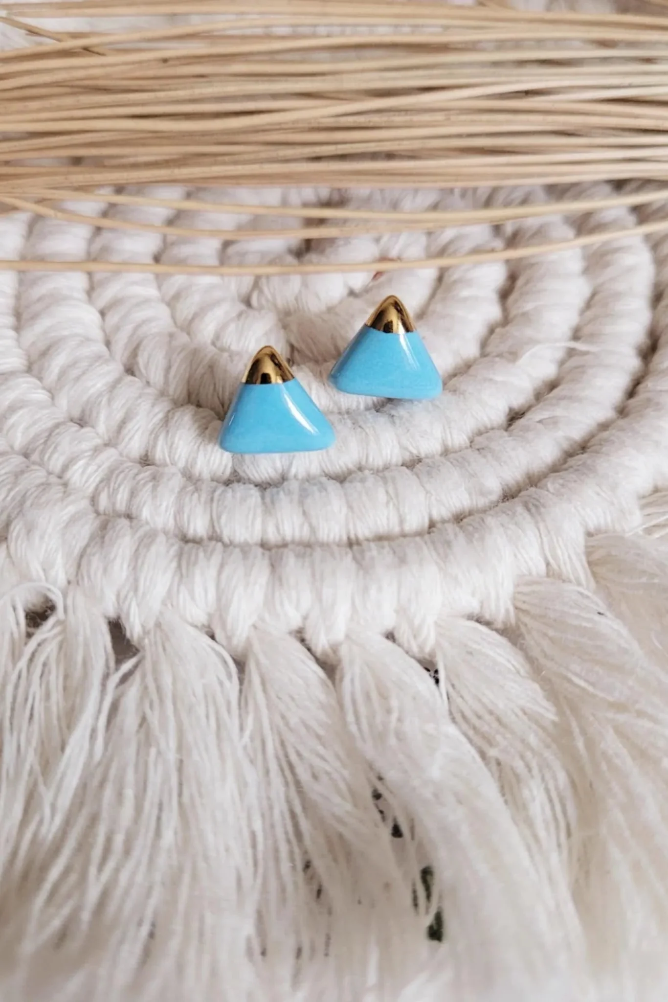 KAG Boucles d'Oreilles Céramique Triangle – Image 3