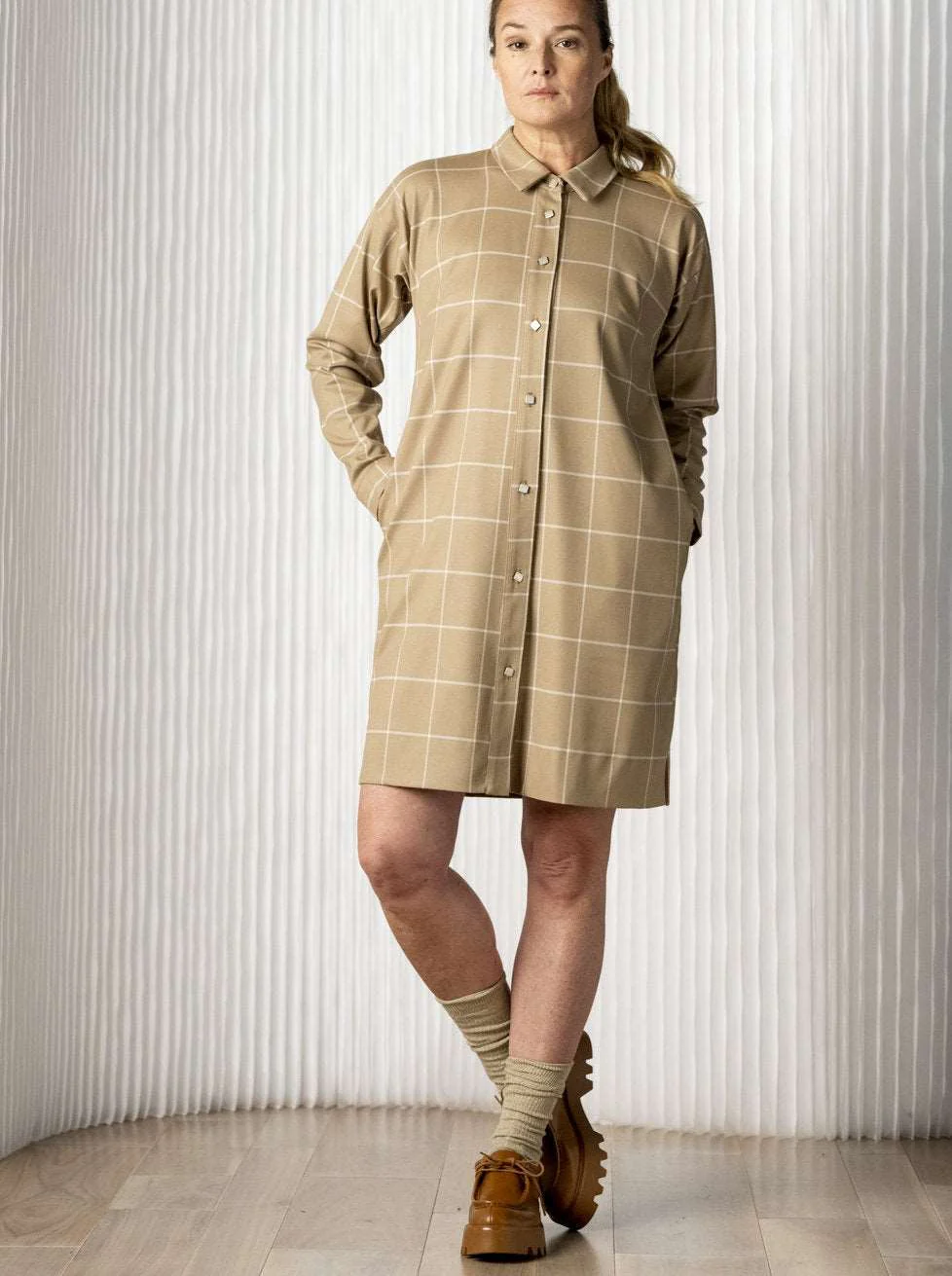 BODYBAG Robe Chemise Sussex - Camel Grid – Image 2