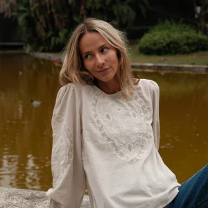 BLUSA BORDADO ROMÁNTICO